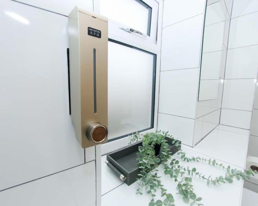 No12-Luxe Living Guest Apartment- 1 Bed-Garden-Private Parking-Wifi-Beach-City Swansea Eksteriør bilde